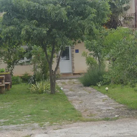 Kod Skilje Apartment Kaprije